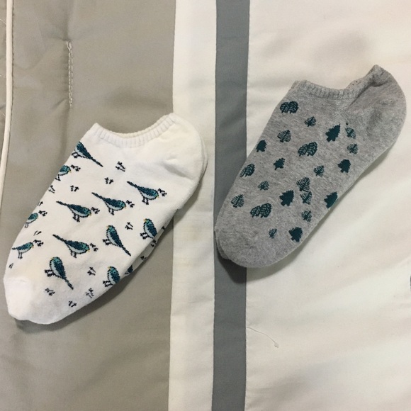 American Eagle socks (2 pairs)